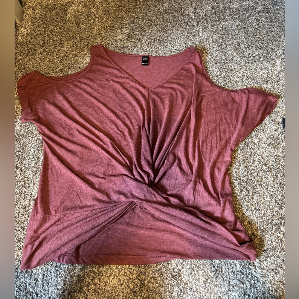 Casual Cold Shoulder Top in Maroon